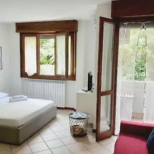 https://la-casa-sul-bosco.it-lombardy.com